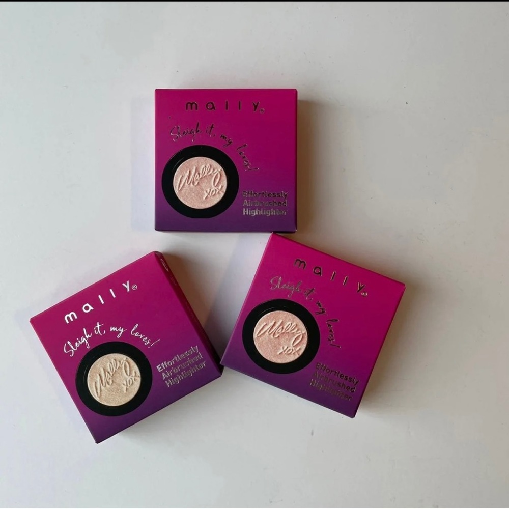 Mally Beauty Sleigh It Effortlessly Airbrushed Highlighter Trio Brand New - Picture 3 of 8
